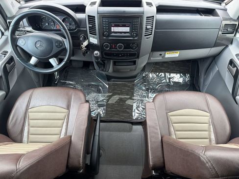 Used 2018 Mercedes-Benz Sprinter 3500 image 17