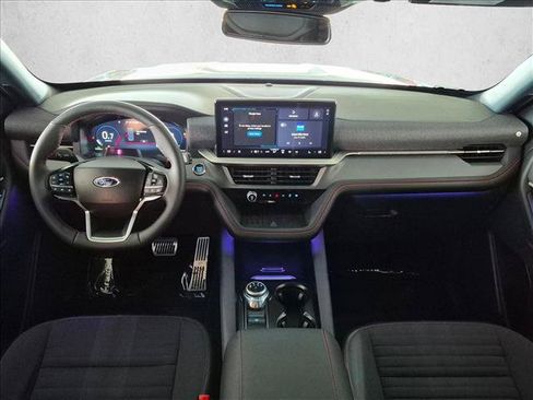 Used 2025 Ford Explorer ST-Line w/ Premium Package RWD image 17