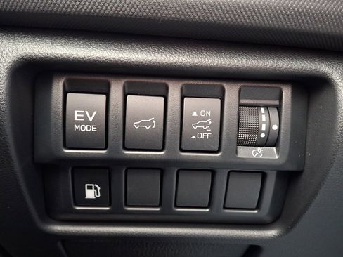 Certified 2025 Subaru Forester Touring AWD/4WD image 25