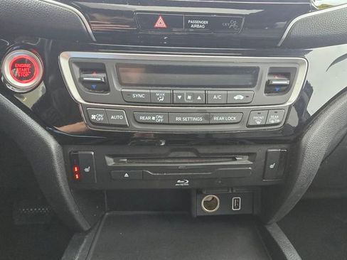 Used 2020 Honda Pilot Touring image 22