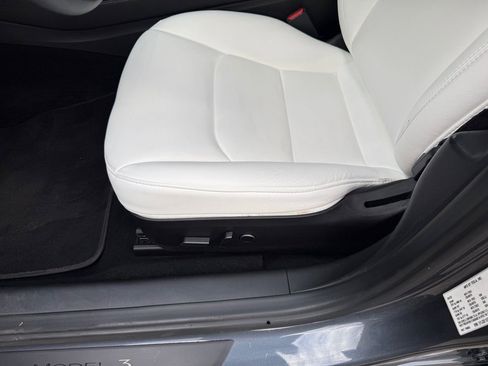 Used 2022 Tesla Model 3 Long Range AWD/4WD image 25