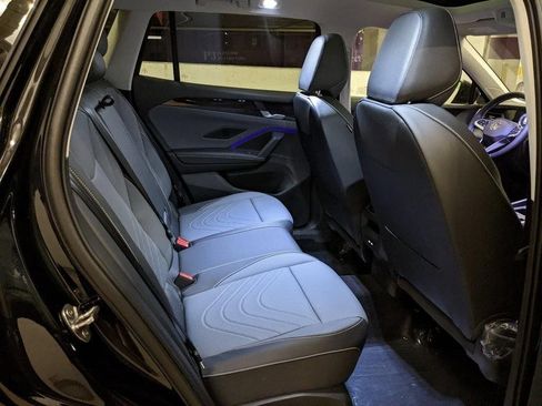 New 2026 Volkswagen Tiguan SE FWD image 25