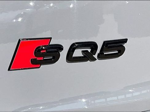 Used 2019 Audi SQ5 Premium Plus w/ Premium Plus Package AWD/4WD image 33