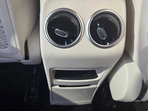 Used 2023 Mercedes-Benz GLA 250 image 14