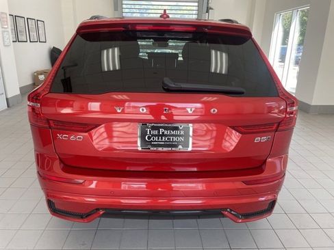 Certified 2023 Volvo XC60 B5 Plus image 3