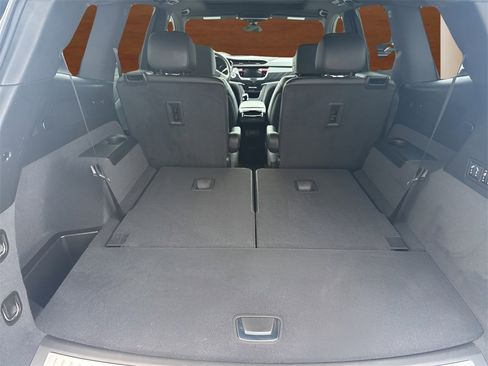 Certified 2025 Cadillac XT6 Premium Luxury image 10