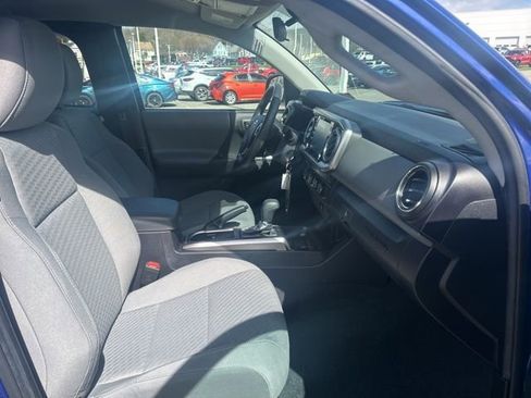 Used 2022 Toyota Tacoma SR image 11