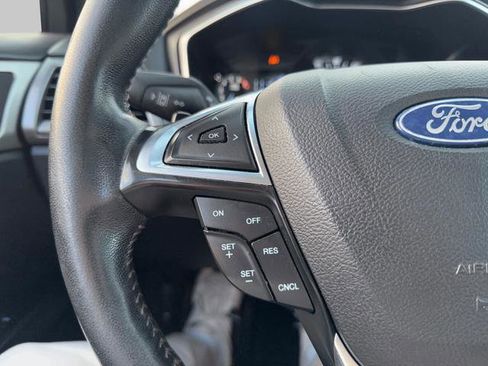 Used 2019 Ford Fusion SE w/ Equipment Group 151A image 16