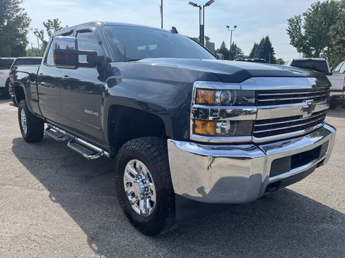 Used 2018 Chevrolet Silverado 2500 LT AWD/4WD image 4