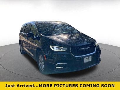 Used 2024 Chrysler Pacifica Touring-L