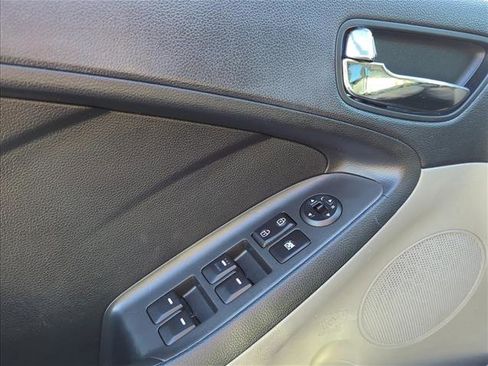 Used 2015 Kia Forte LX w/ Popular Package image 12