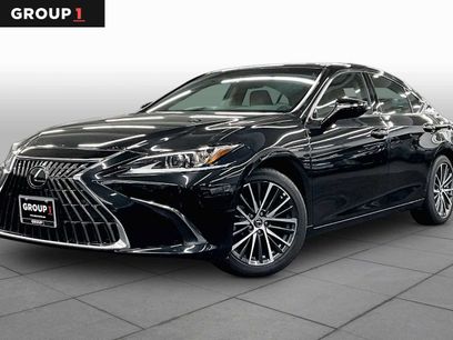 Used 2025 Lexus ES 350 w/ Premium Package