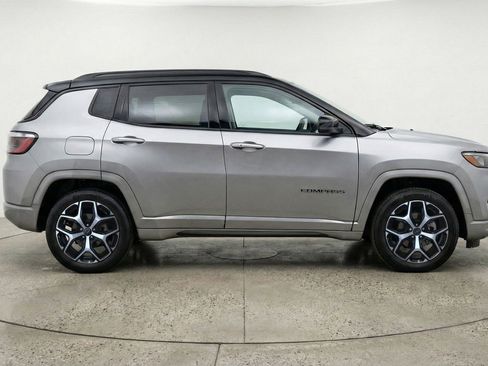 Used 2025 Jeep Compass Limited AWD/4WD image 11