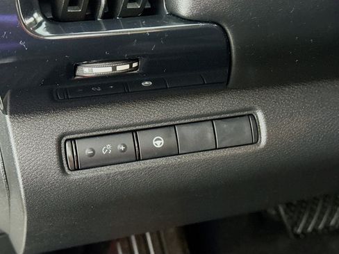 Used 2023 Nissan Pathfinder SV image 13