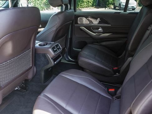 Used 2021 Mercedes-Benz GLS 450 4MATIC image 16