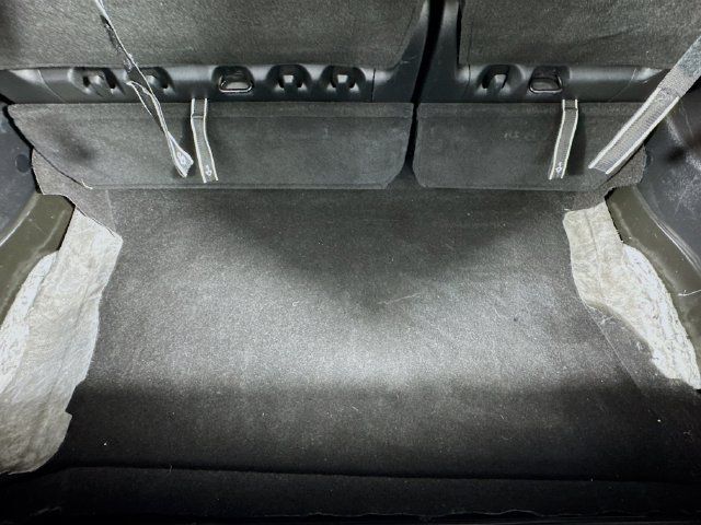 Used 2023 Chrysler Pacifica Touring FWD image 32