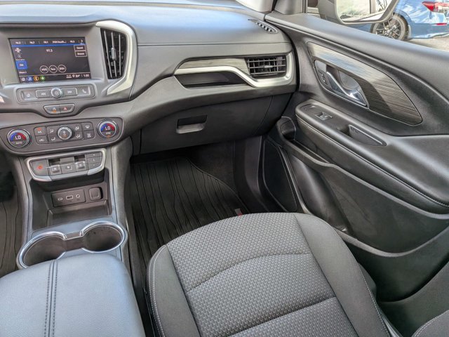 Used 2024 GMC Terrain SLE w/ Driver Convenience Package FWD image 17