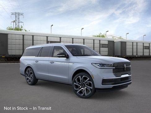 New 2026 Lincoln Navigator L Reserve AWD/4WD image 20