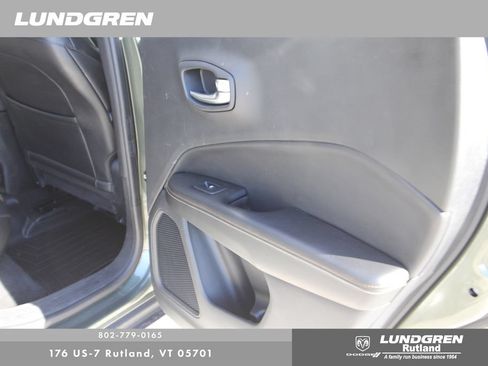 Used 2020 Jeep Compass Latitude w/ Cold Weather Group AWD/4WD image 30