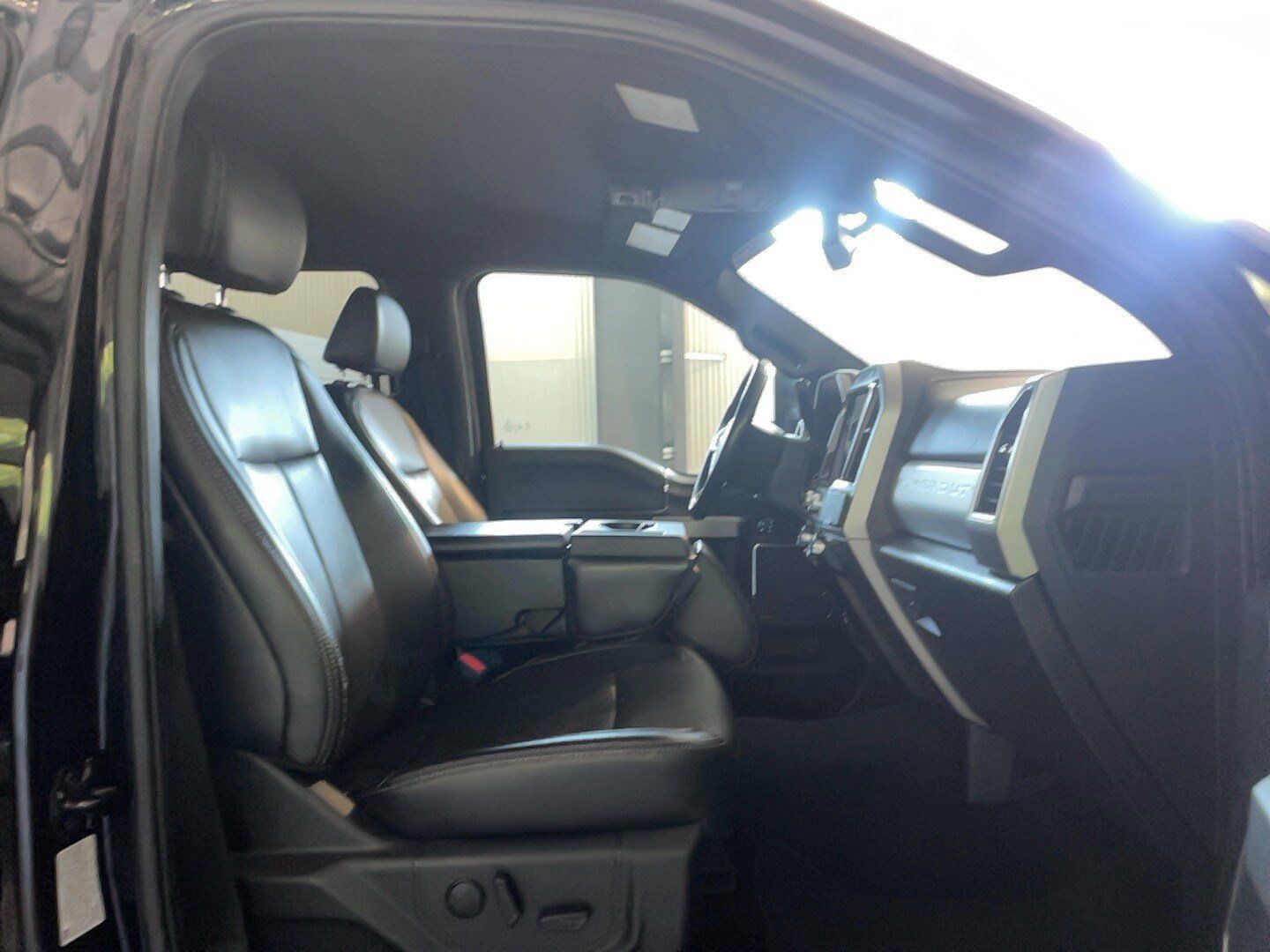 Used 2022 Ford F350 Lariat w/ Lariat Ultimate Package AWD/4WD image 20