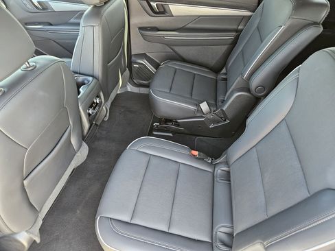 Used 2025 Buick Enclave Preferred image 34