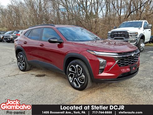 Used 2024 Chevrolet Trax RS w/ Sunroof Package image 1