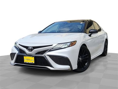 Used 2021 Toyota Camry XSE image 1