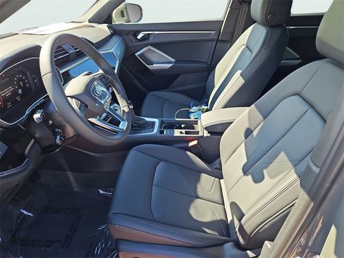 New 2025 Audi Q3 2.0T Premium image 19