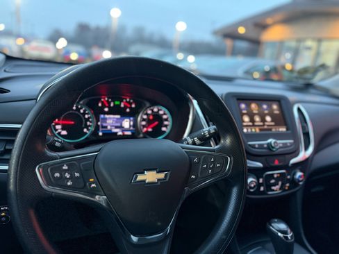 Used 2020 Chevrolet Equinox LT image 14