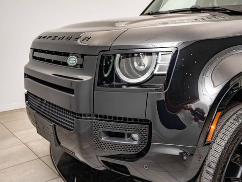 Used 2025 Land Rover Defender 130 V8 AWD/4WD image 3