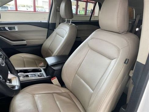 Used 2022 Ford Explorer XLT w/ Equipment Group 202A AWD/4WD image 20