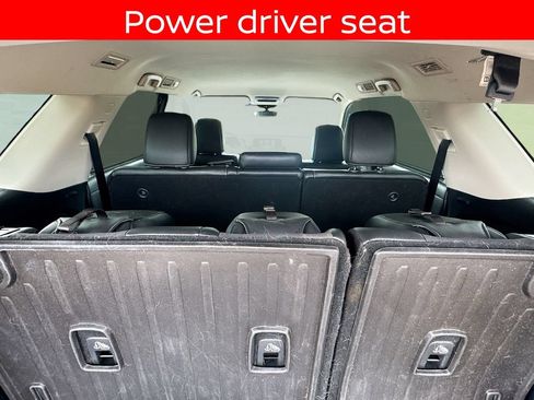 Used 2023 Nissan Pathfinder SL w/ Lighting Package (N92) FWD image 24