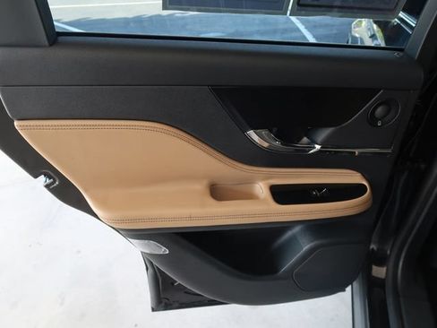 Used 2020 Lincoln Corsair Reserve AWD/4WD image 32