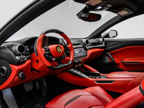 Used 2018 Ferrari GTC4Lusso AWD/4WD image 41