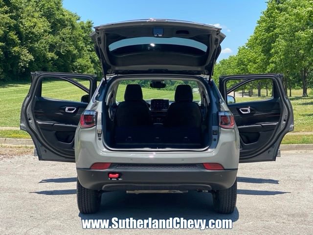 Used 2022 Jeep Compass Trailhawk AWD/4WD image 39