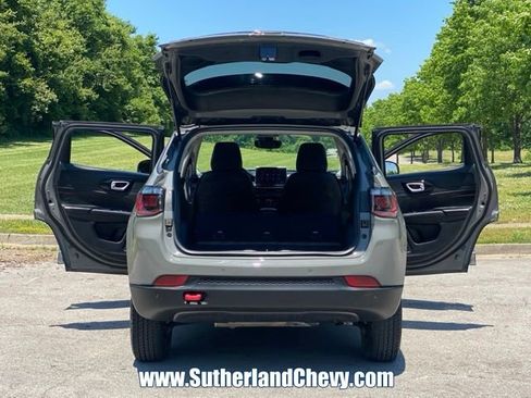 Used 2022 Jeep Compass Trailhawk AWD/4WD image 39