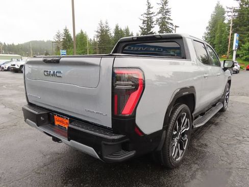 Used 2025 GMC Sierra EV Denali AWD/4WD image 9