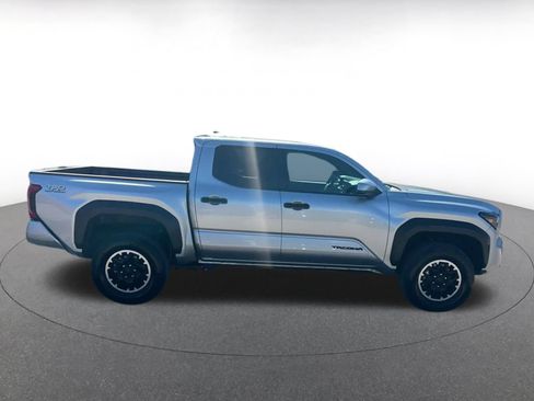 Used 2025 Toyota Tacoma TRD Off-Road AWD/4WD image 13