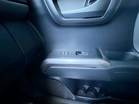 Used 2021 Toyota Tacoma SR5 w/ SR5 Appearance Package (SM) image 40