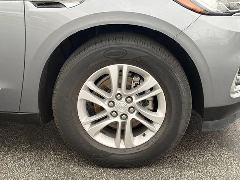 Used 2021 Buick Enclave Essence w/ Sound and Sites Package AWD/4WD image 6