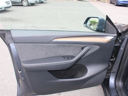 Used 2023 Tesla Model Y Long Range AWD/4WD image 11