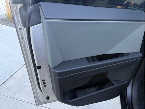 Used 2025 Tesla Cybertruck AWD Crew Cab image 29