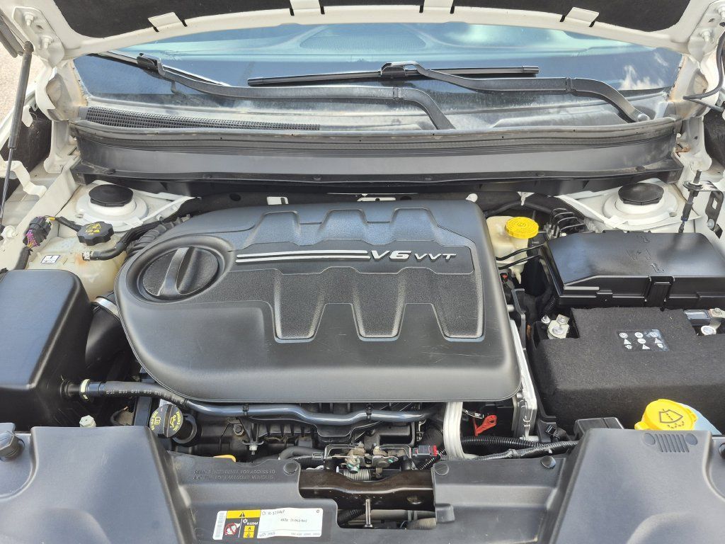 Used 2017 Jeep Cherokee Trailhawk AWD/4WD image 16
