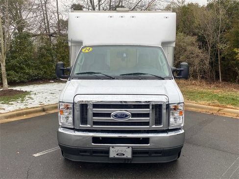 Used 2024 Ford E-350 and Econoline 350 Super Duty w/ Power Windows & Locks Group image 2