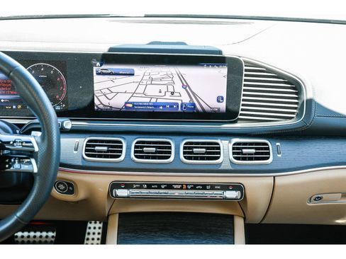 Certified 2024 Mercedes-Benz GLS 450 4MATIC image 12