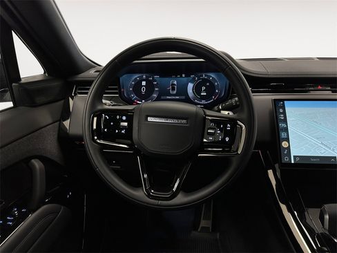 Used 2025 Land Rover Range Rover Sport Dynamic SE image 12