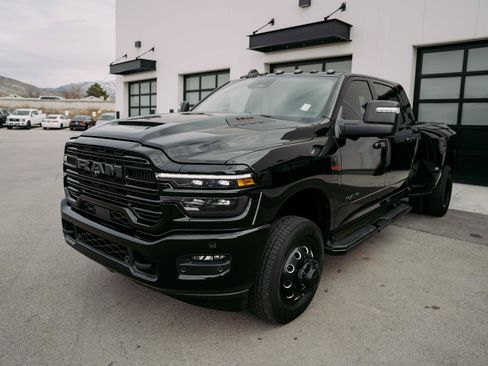 Used 2025 RAM 3500 Laramie image 3