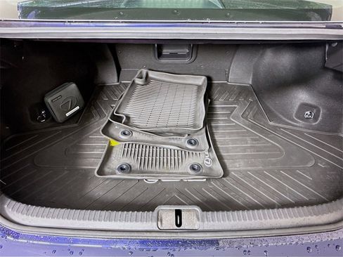 Used 2022 Lexus ES 300h w/ Luxury Package image 30