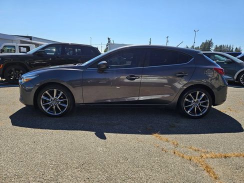 Used 2018 MAZDA MAZDA3 Touring FWD image 5