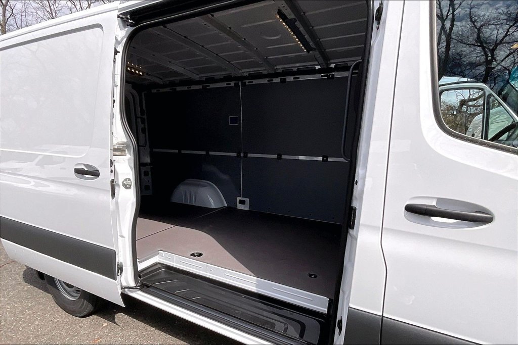 Used 2026 Mercedes-Benz Sprinter 2500 image 5